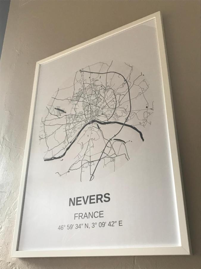 Chambre D'Hotes Le Cadran Des Chauvelles Nevers Luaran gambar